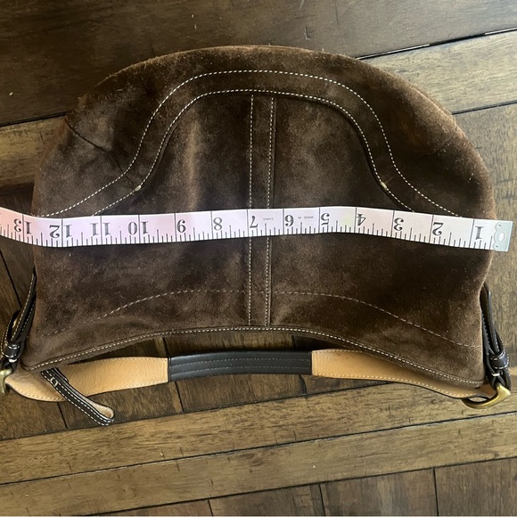 Coach Suede shoulder Bag with Curved Design - Picture 12 of 13